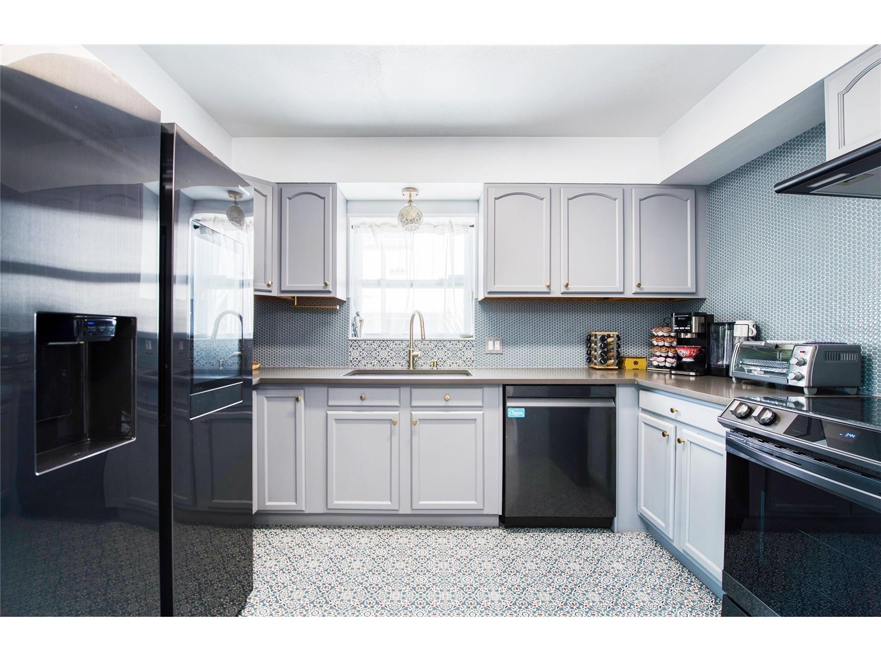 425 46th Avenue S Saint Petersburg FL 33705 TB8504415 image23