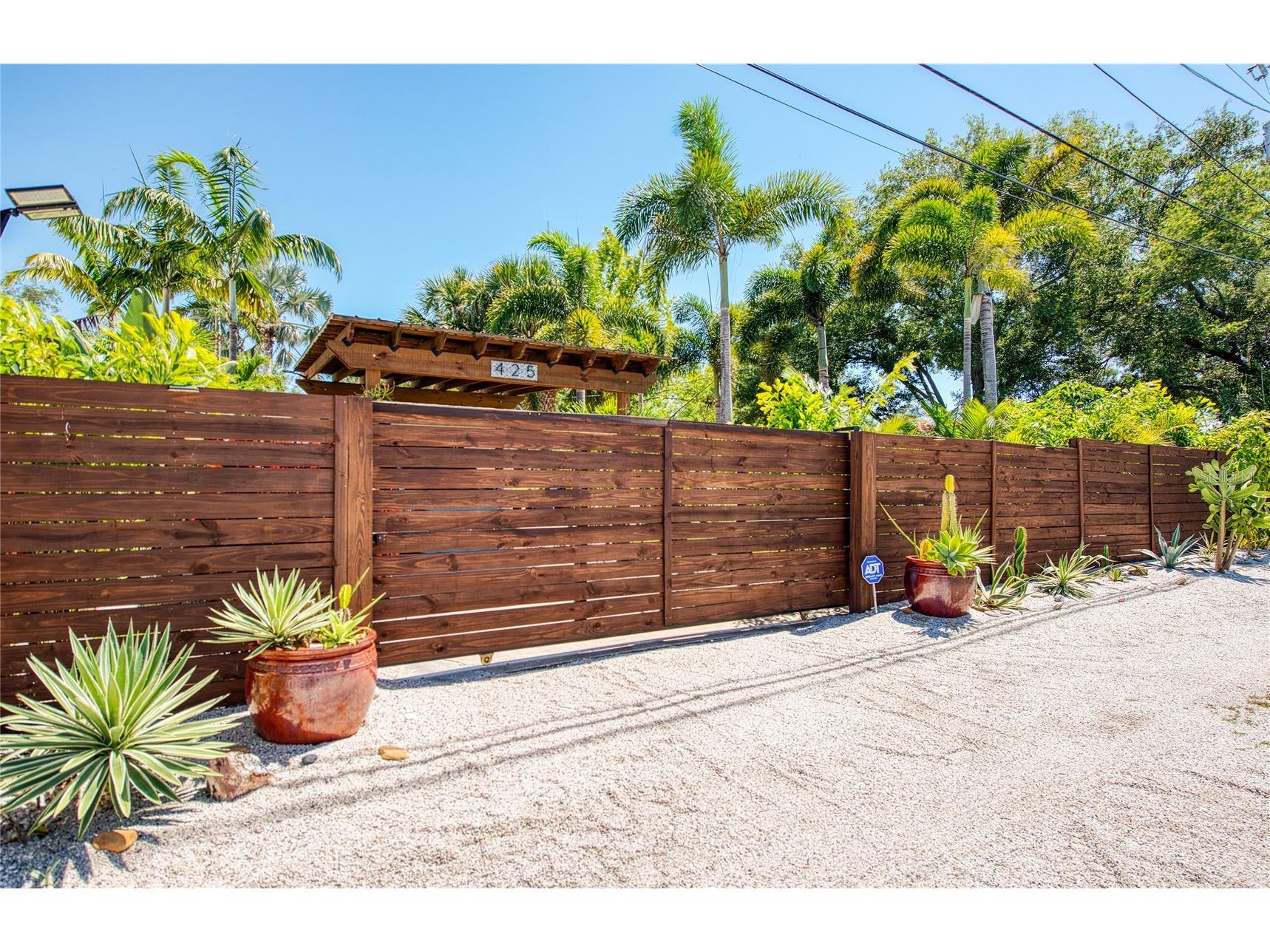 425 46th Avenue S Saint Petersburg FL 33705 TB8504415 image36