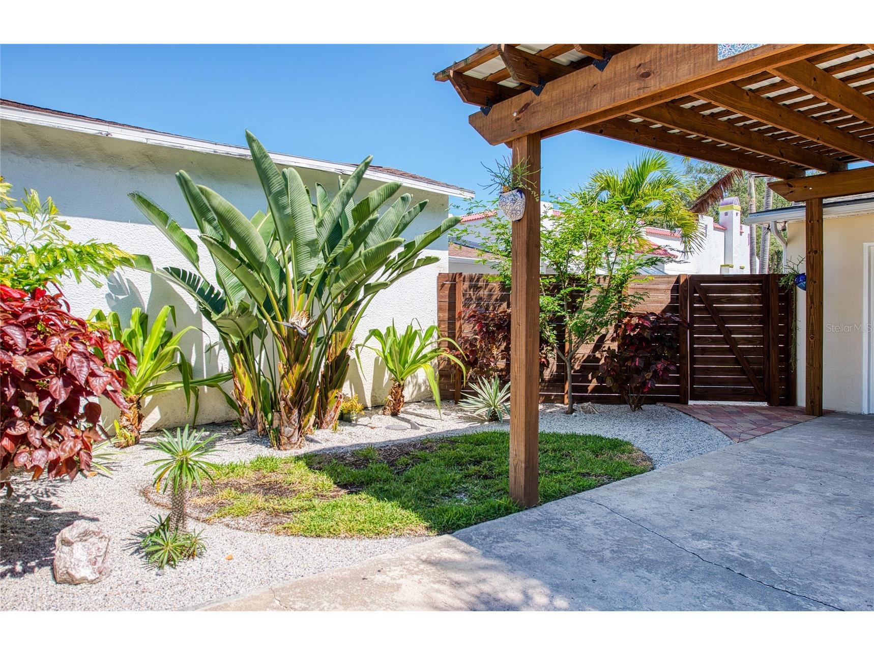 425 46th Avenue S Saint Petersburg FL 33705 TB8504415 image49