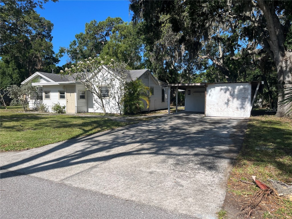 425 Bristol Court Sarasota FL 34237 A4583375 image1