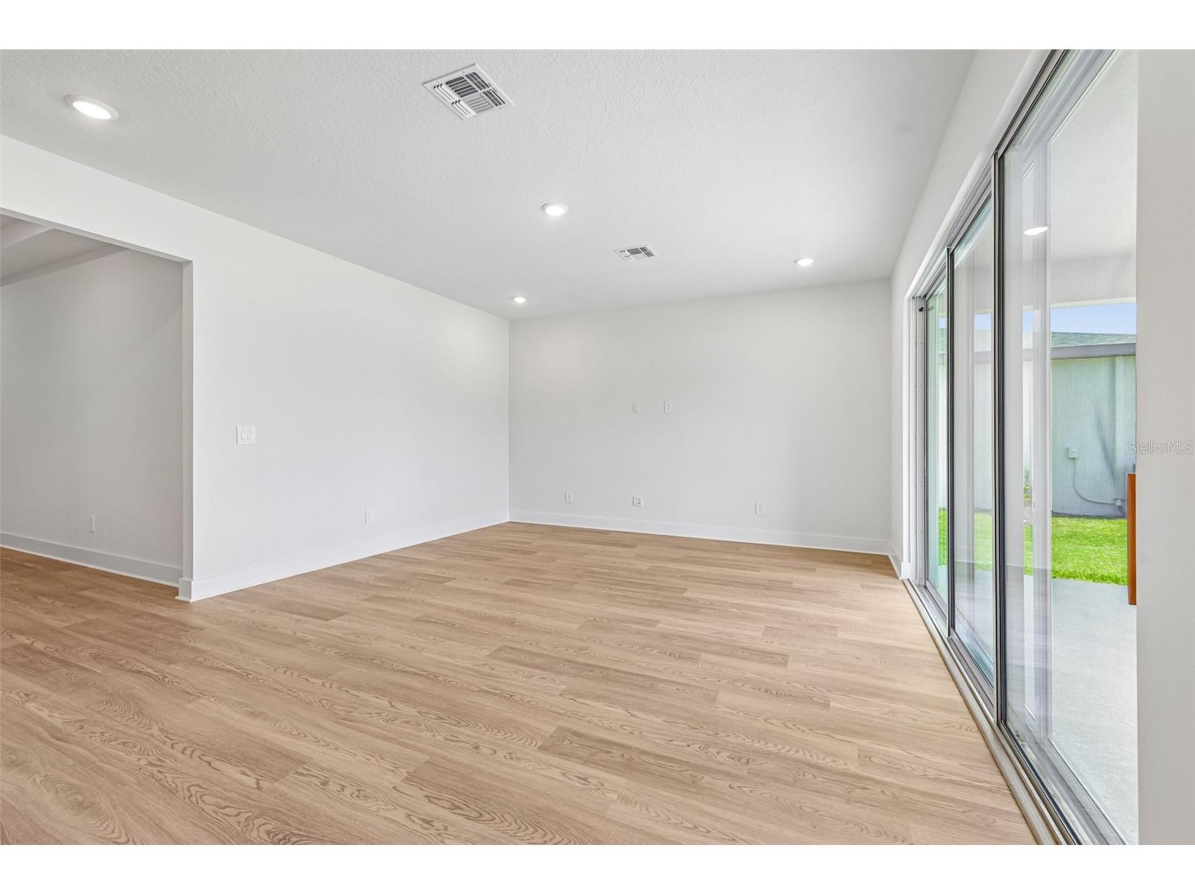 425 Brookhaven Ormond Beach FL 32174 TB8491169 image9