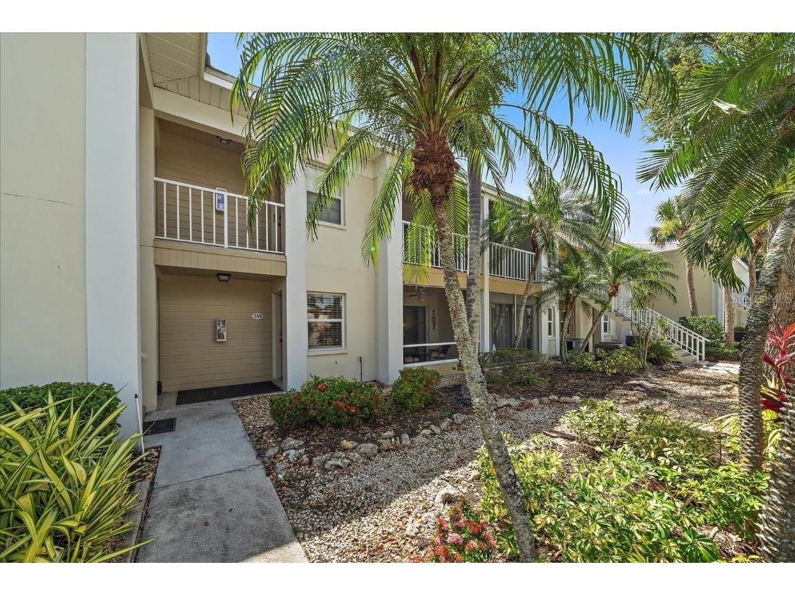 425 Cerromar Terrace #359 Venice FL 34293 A4586901 image1