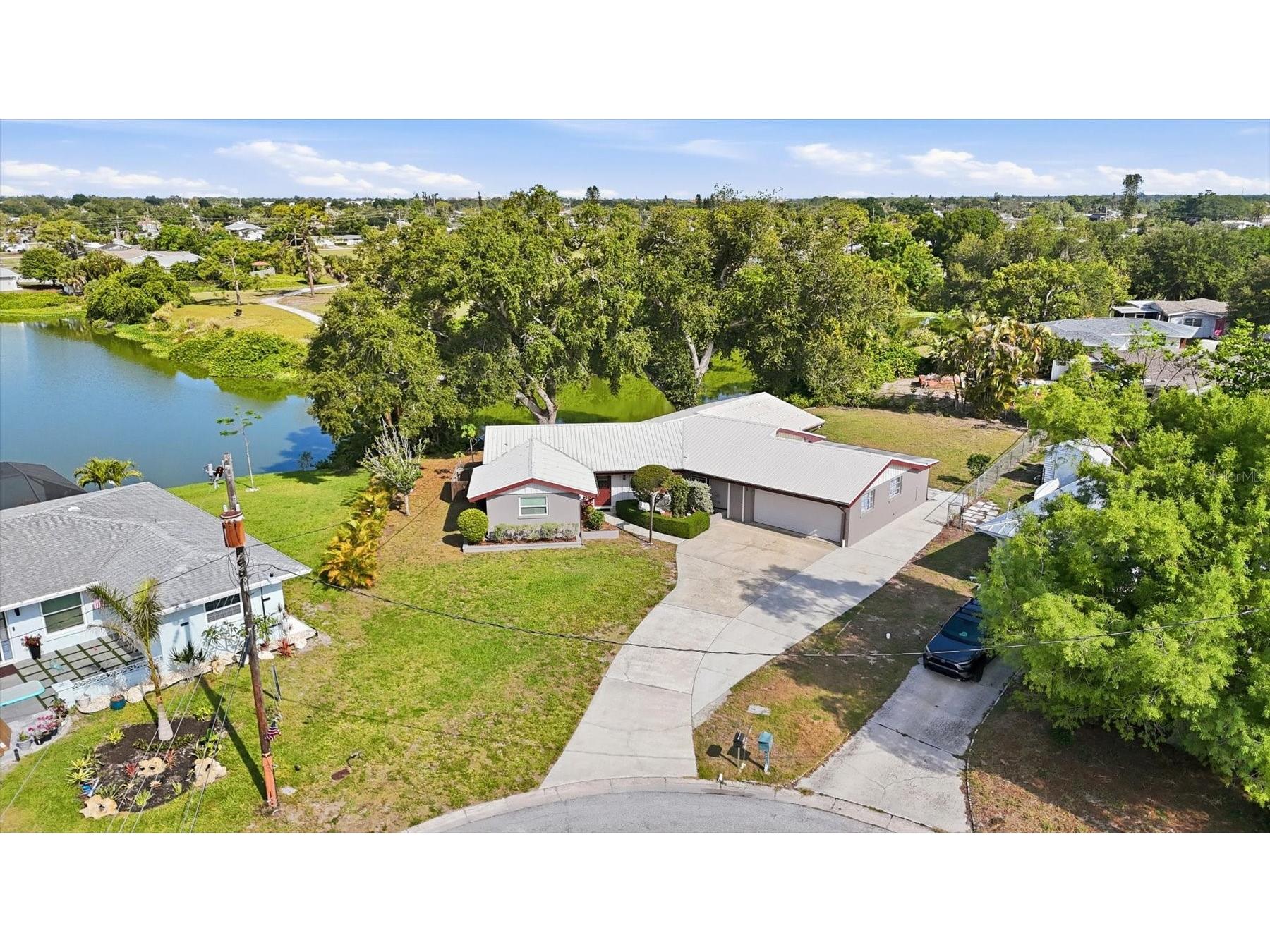 425 Driftwood Road Venice FL 34293 - ORCHID LAKES A4693341 image1