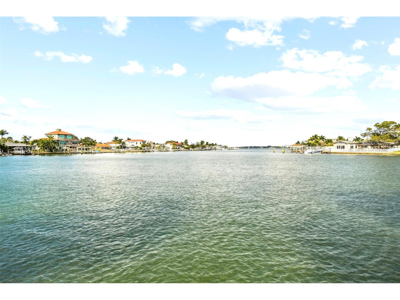 425 Island Way Clearwater FL 33767 TB8521416 image15
