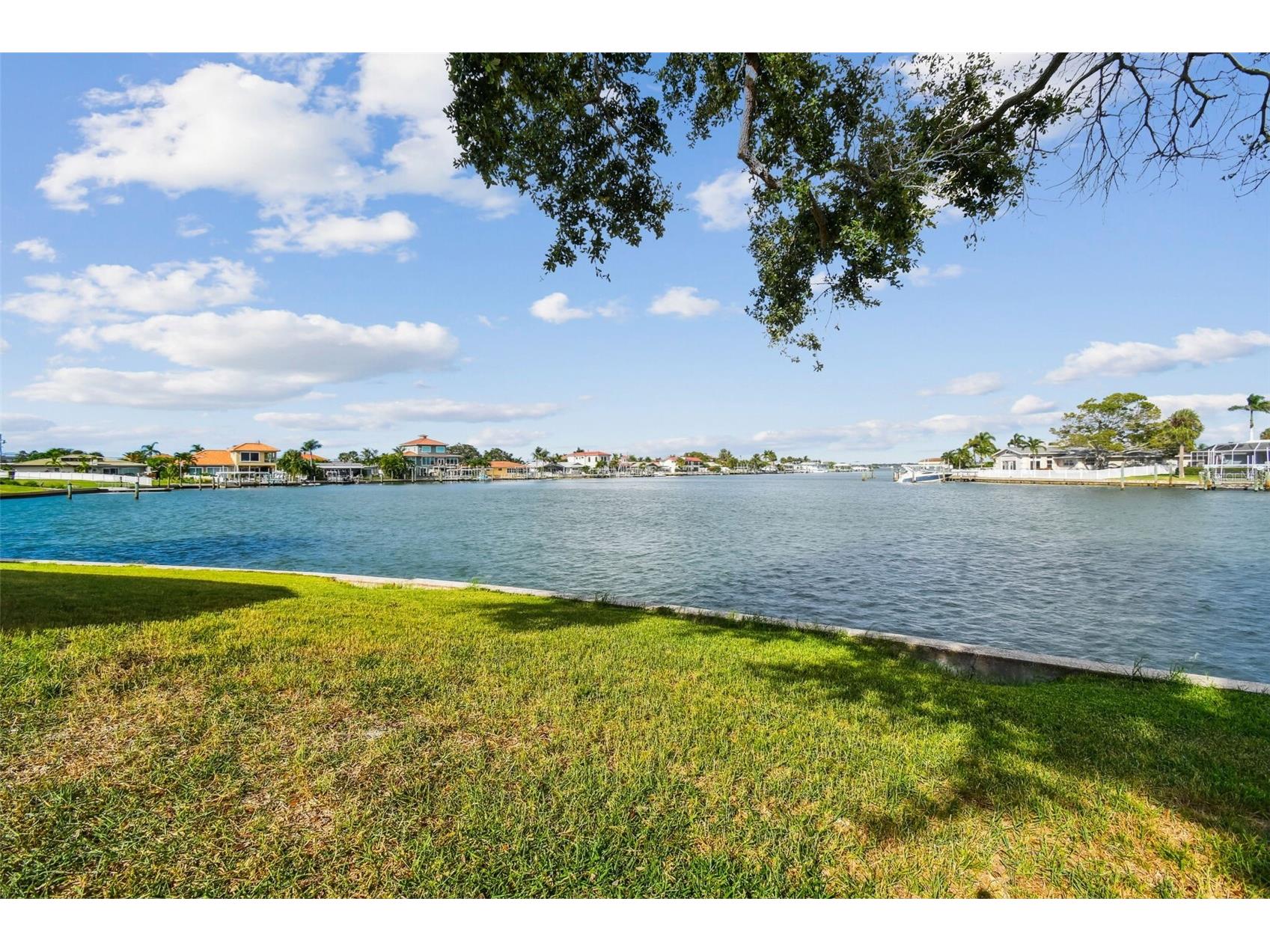 425 Island Way Clearwater FL 33767 TB8521416 image21