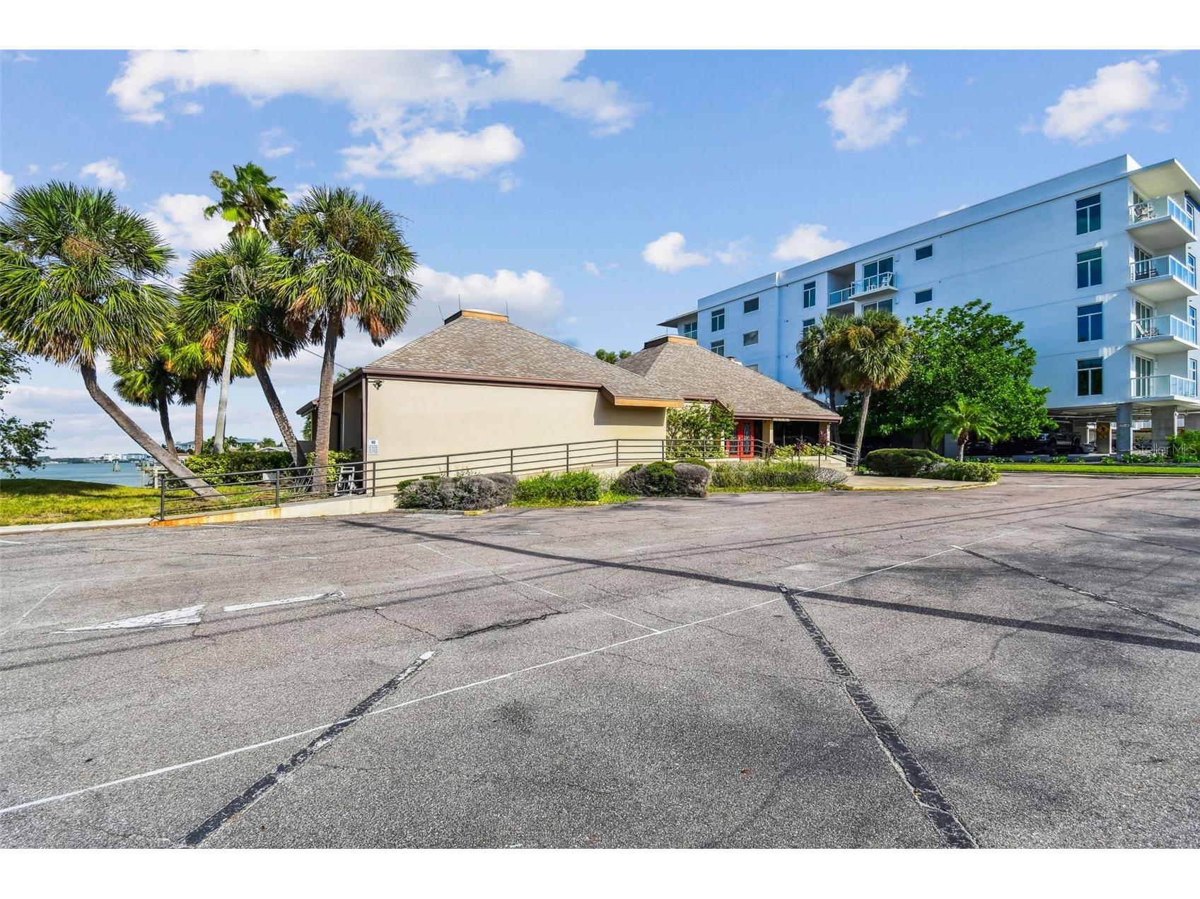 425 Island Way Clearwater FL 33767 TB8521416 image34