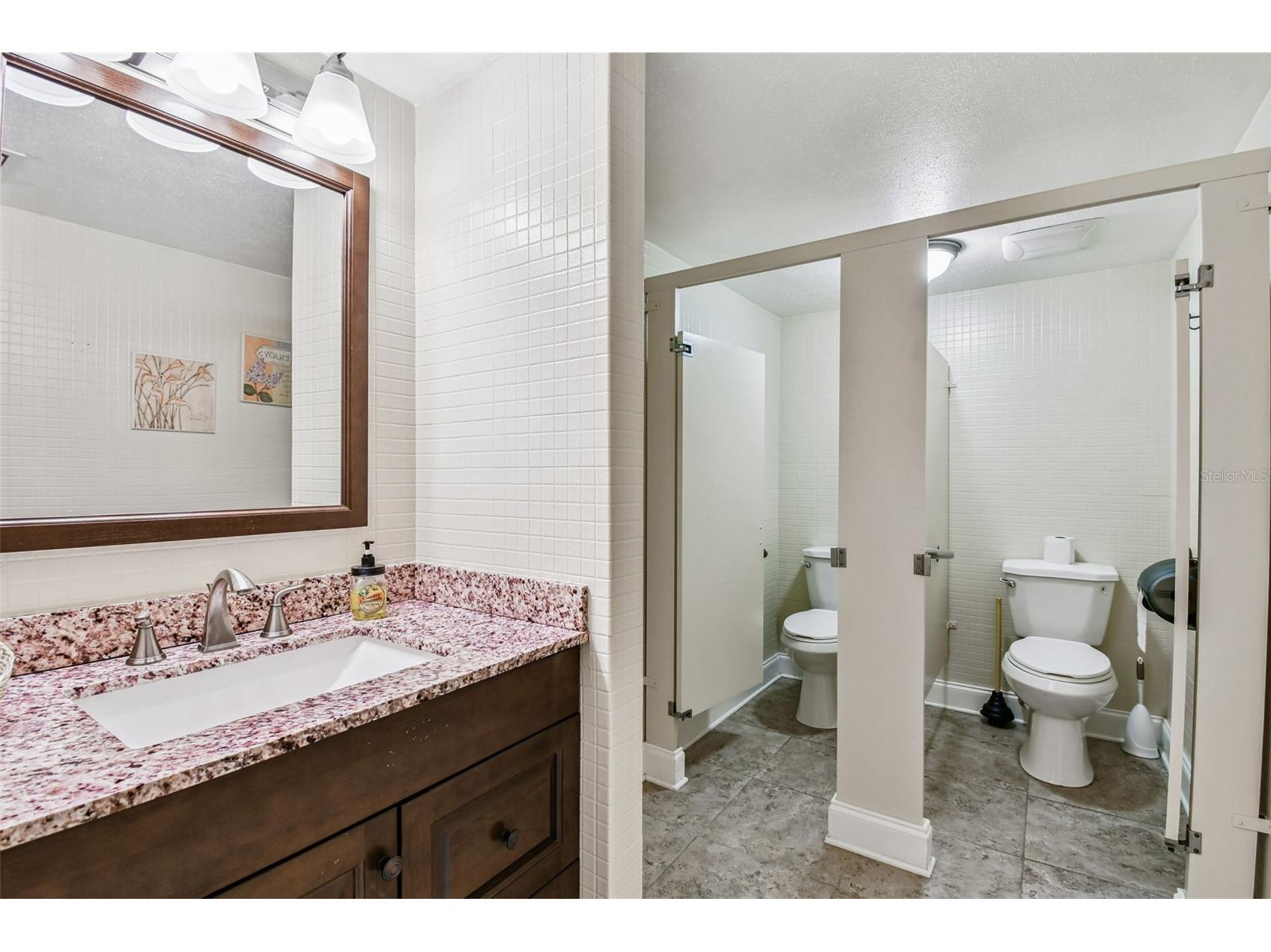 425 Island Way Clearwater FL 33767 TB8521416 image54