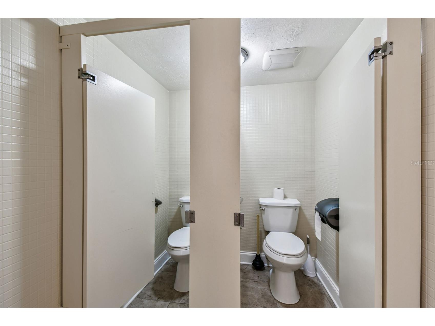 425 Island Way Clearwater FL 33767 TB8521416 image56