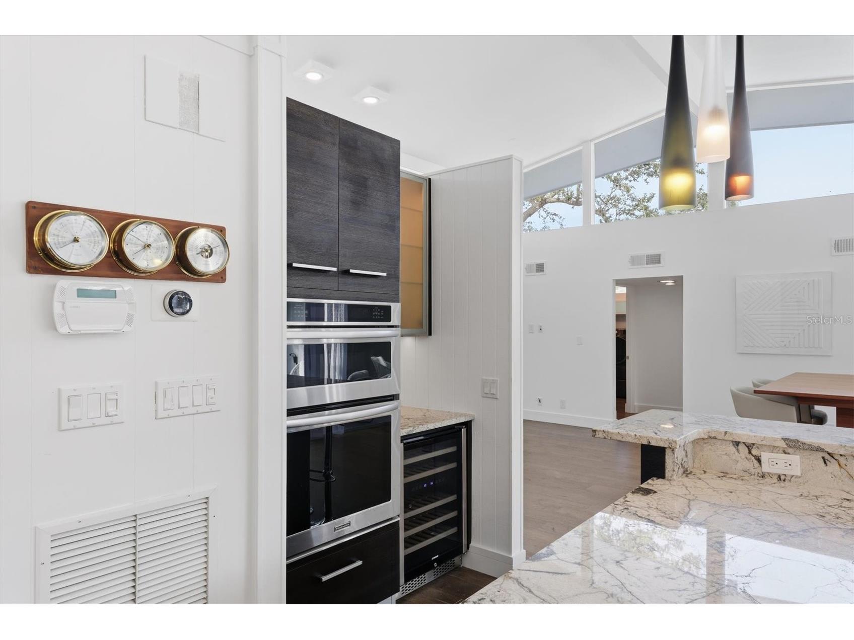 425 Partridge Circle Sarasota FL 34236 A4677779 image16