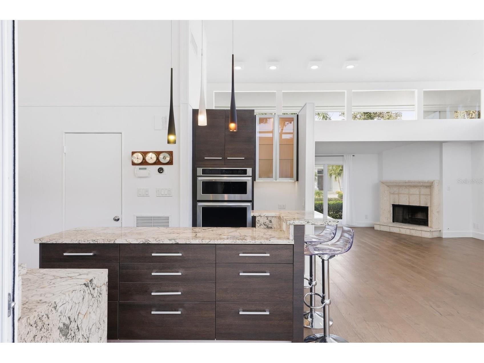 425 Partridge Circle Sarasota FL 34236 A4677779 image18