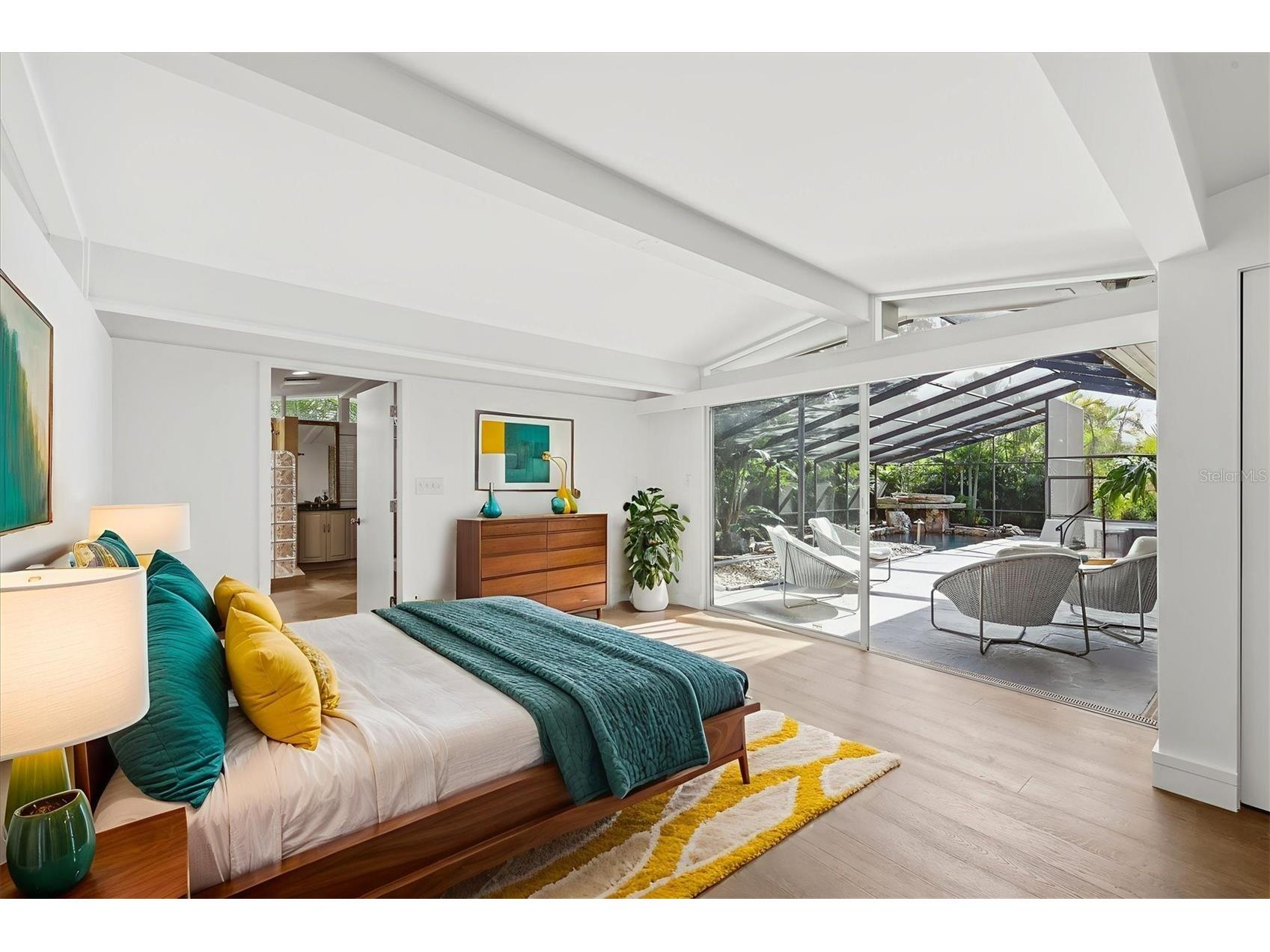 425 Partridge Circle Sarasota FL 34236 A4677779 image19