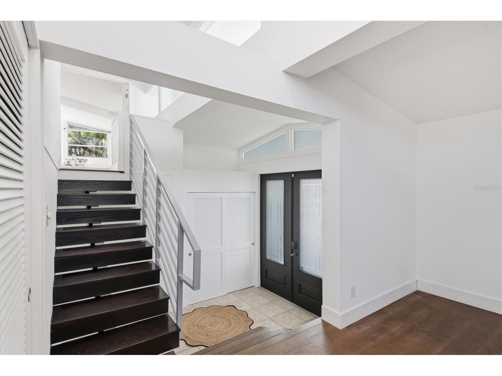 425 Partridge Circle Sarasota FL 34236 A4677779 image2