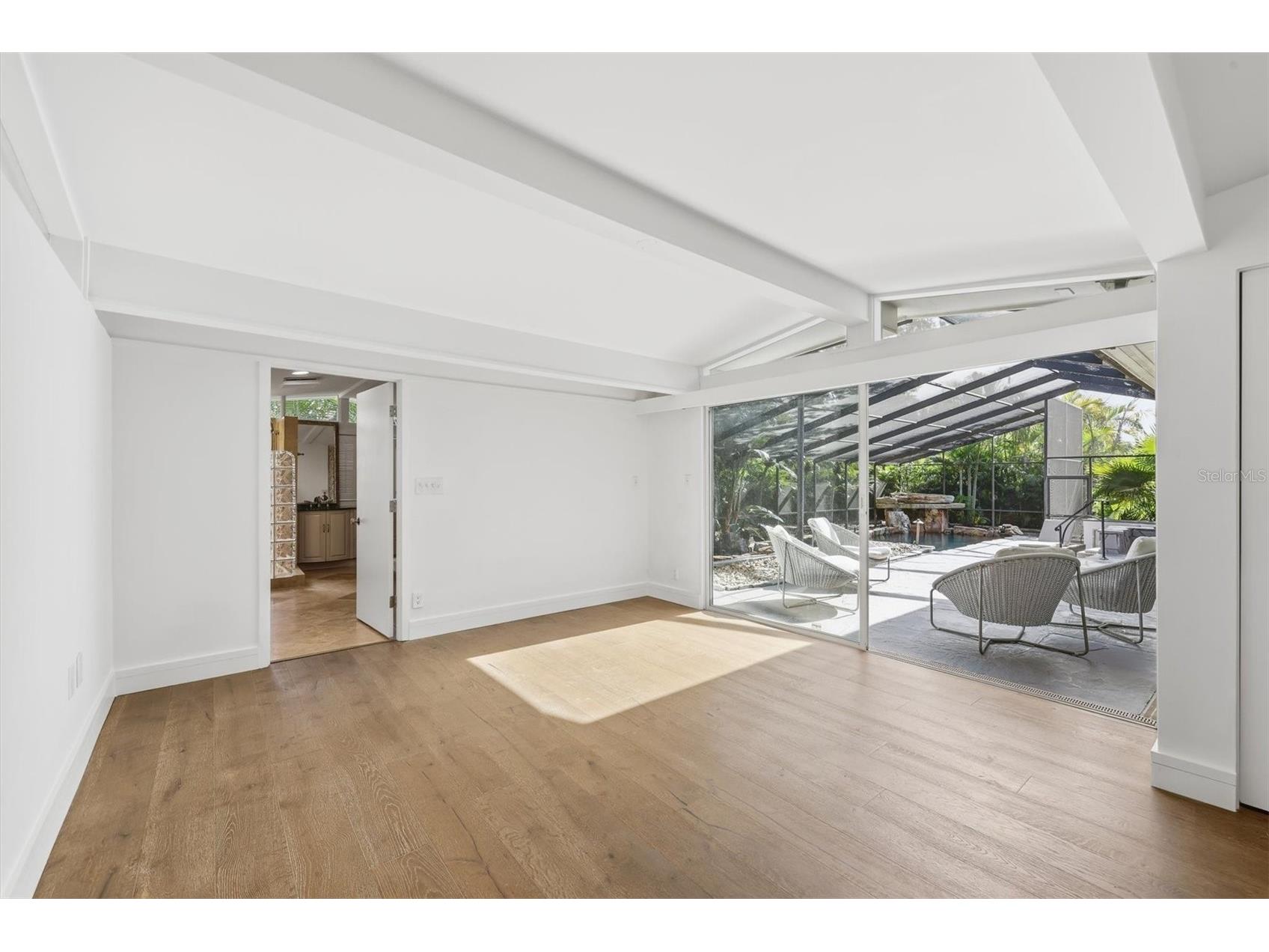 425 Partridge Circle Sarasota FL 34236 A4677779 image20