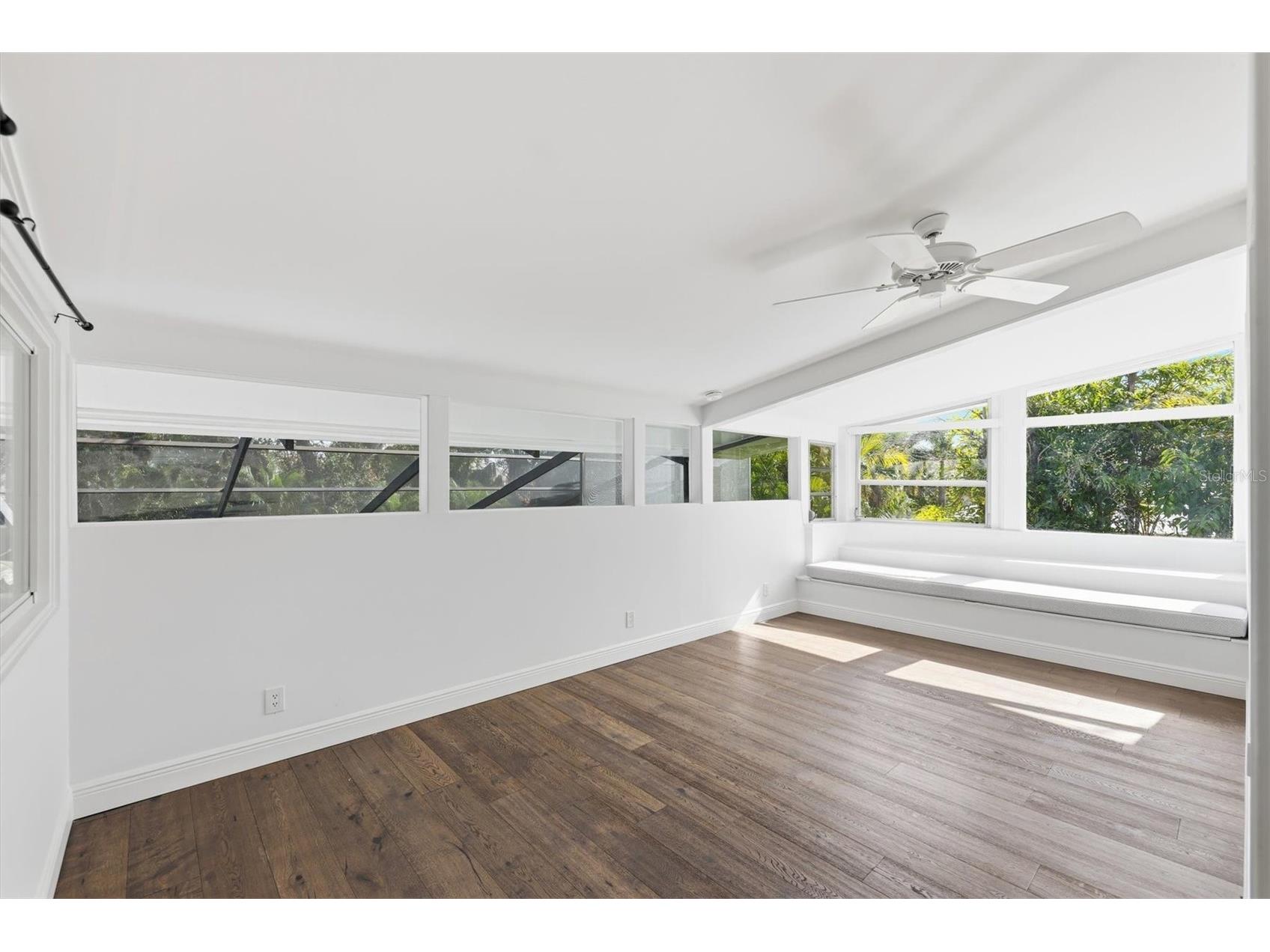 425 Partridge Circle Sarasota FL 34236 A4677779 image31