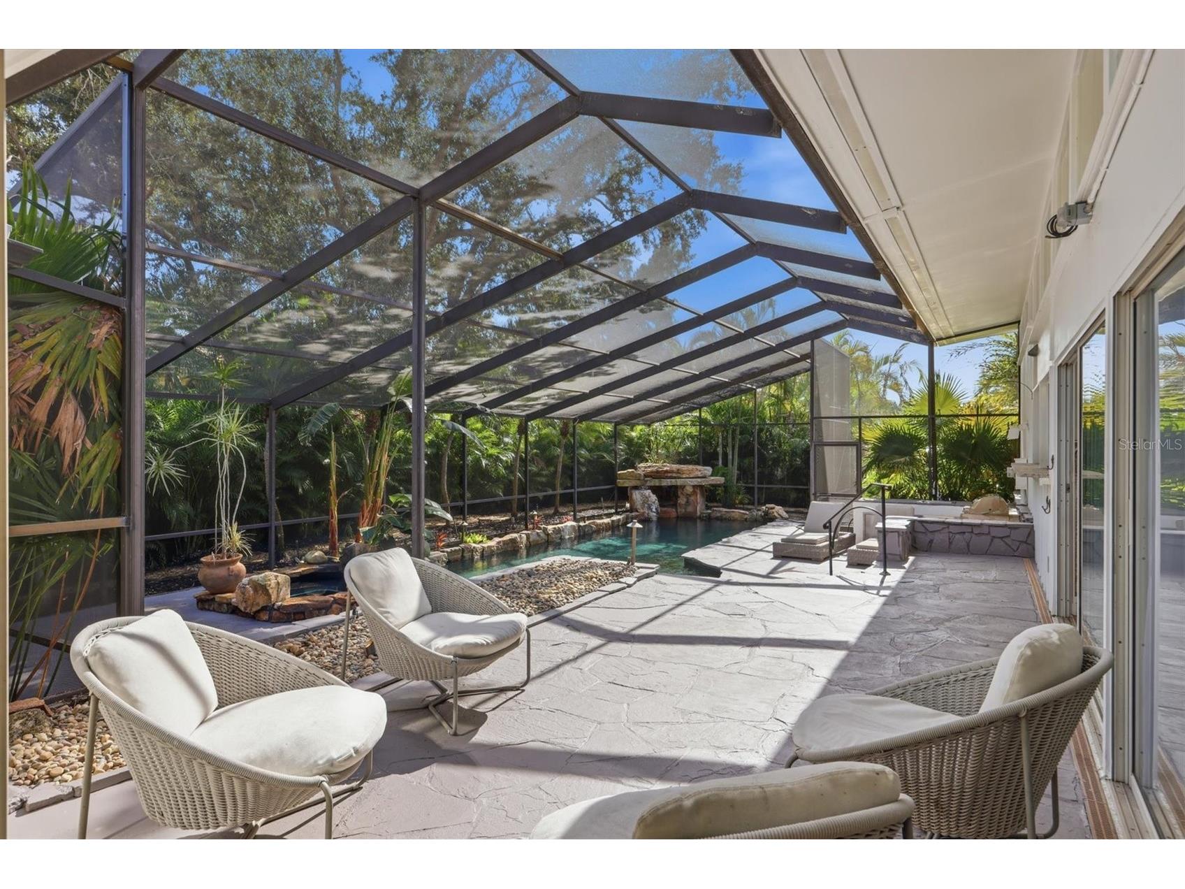 425 Partridge Circle Sarasota FL 34236 A4677779 image37