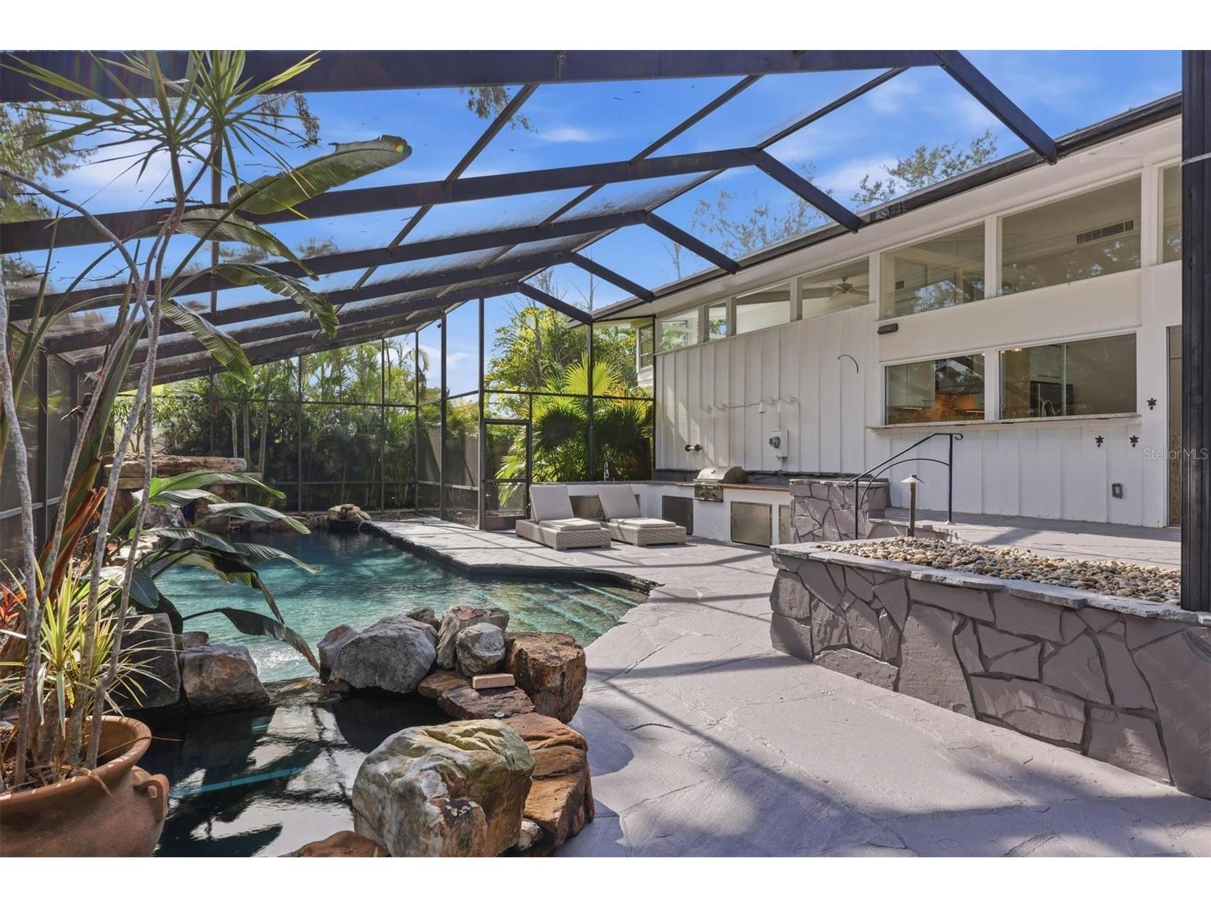 425 Partridge Circle Sarasota FL 34236 A4677779 image38