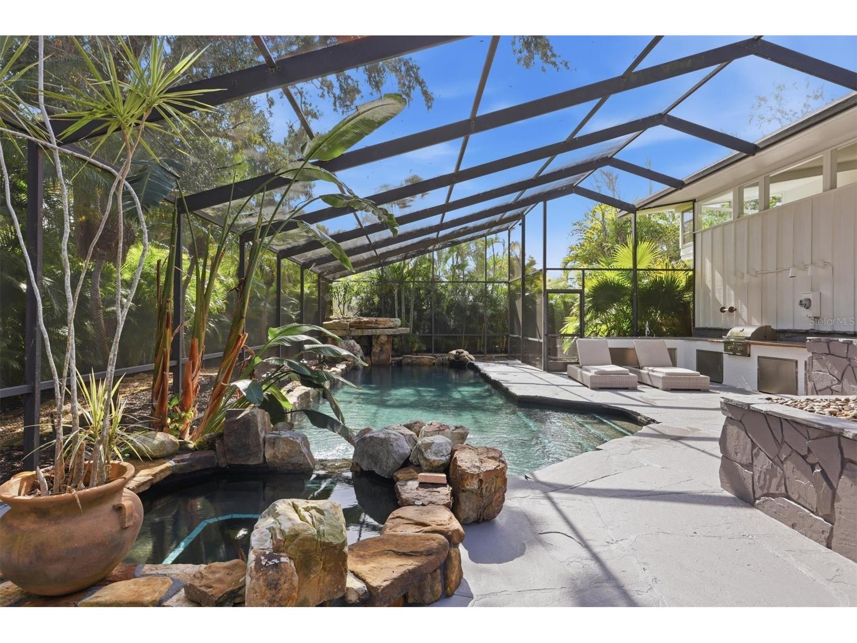 425 Partridge Circle Sarasota FL 34236 A4677779 image39