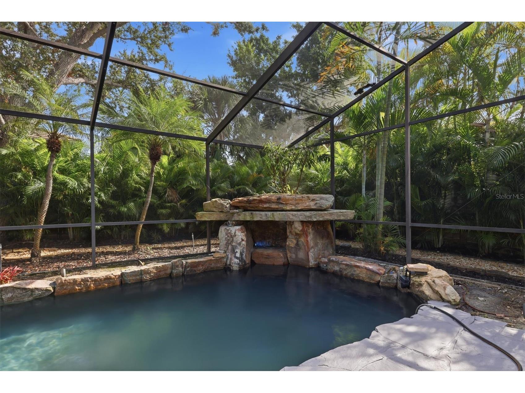 425 Partridge Circle Sarasota FL 34236 A4677779 image42