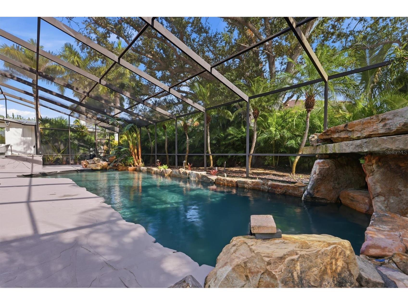 425 Partridge Circle Sarasota FL 34236 A4677779 image43