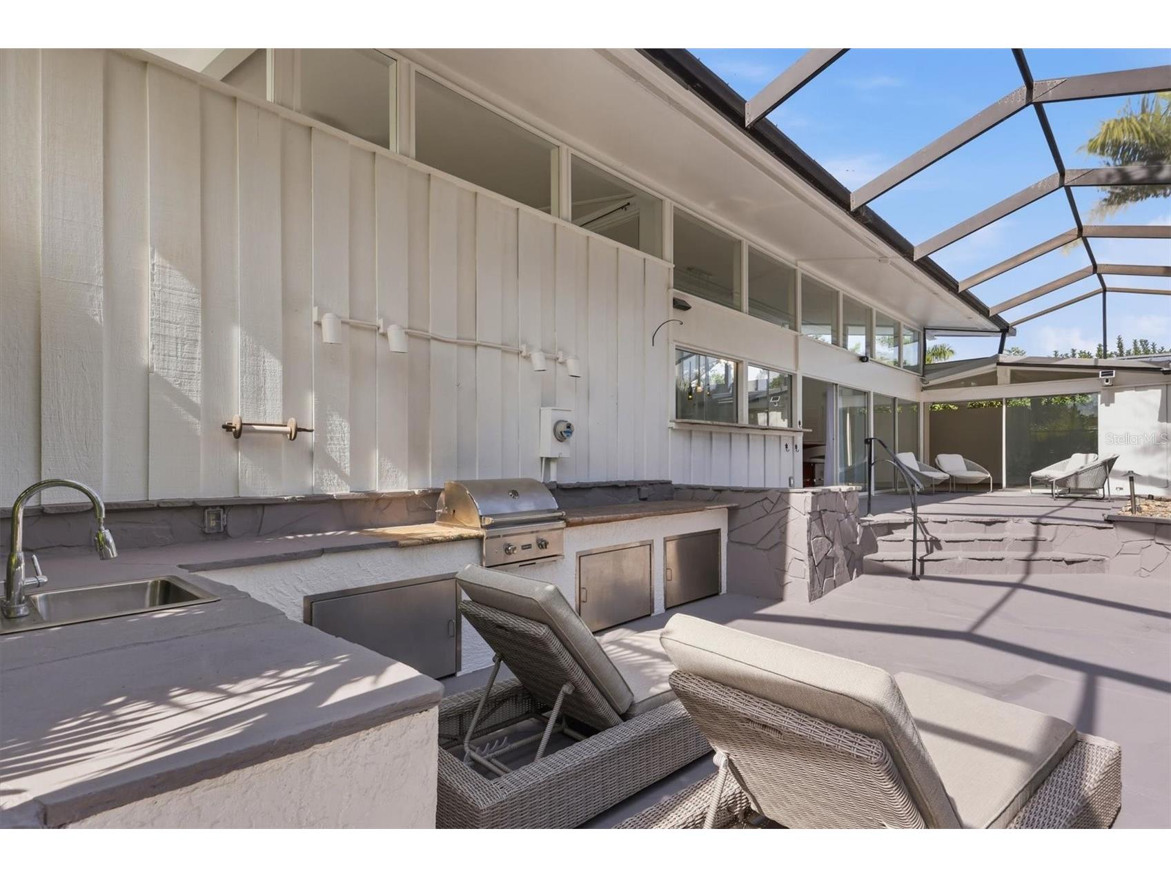 425 Partridge Circle Sarasota FL 34236 A4677779 image45