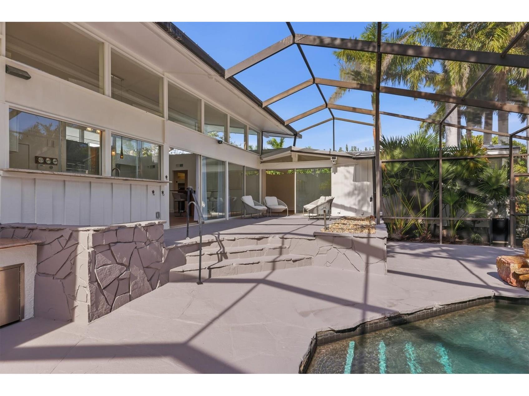 425 Partridge Circle Sarasota FL 34236 A4677779 image46