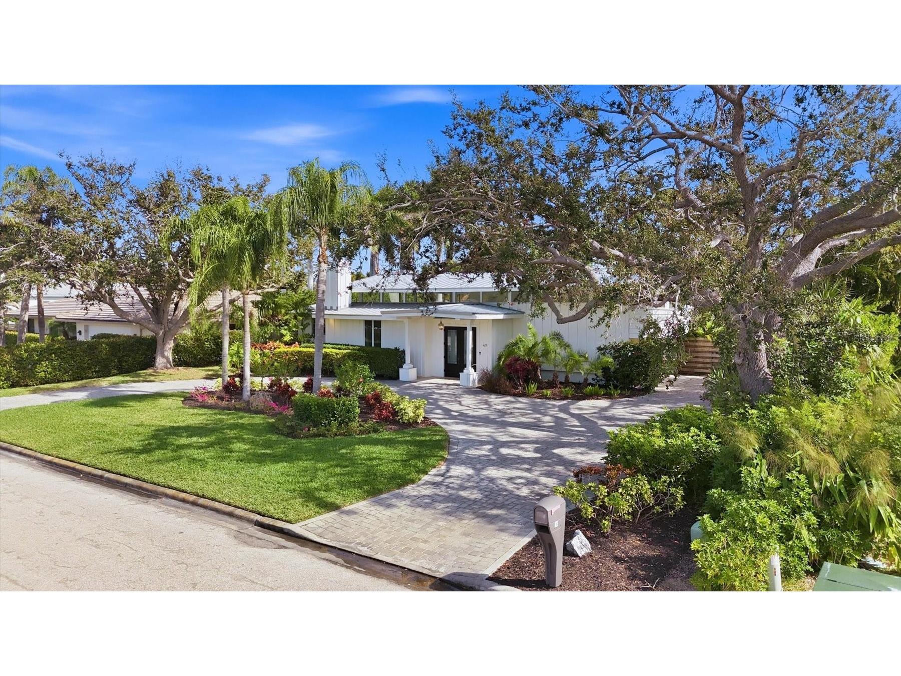 425 Partridge Circle Sarasota FL 34236 A4677779 image51