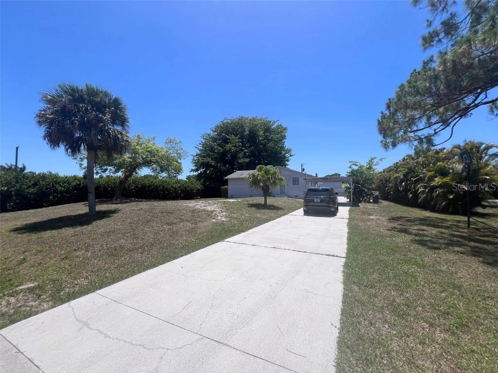425 Southwest Boulevard Naples FL 34113 TB8409355 image1