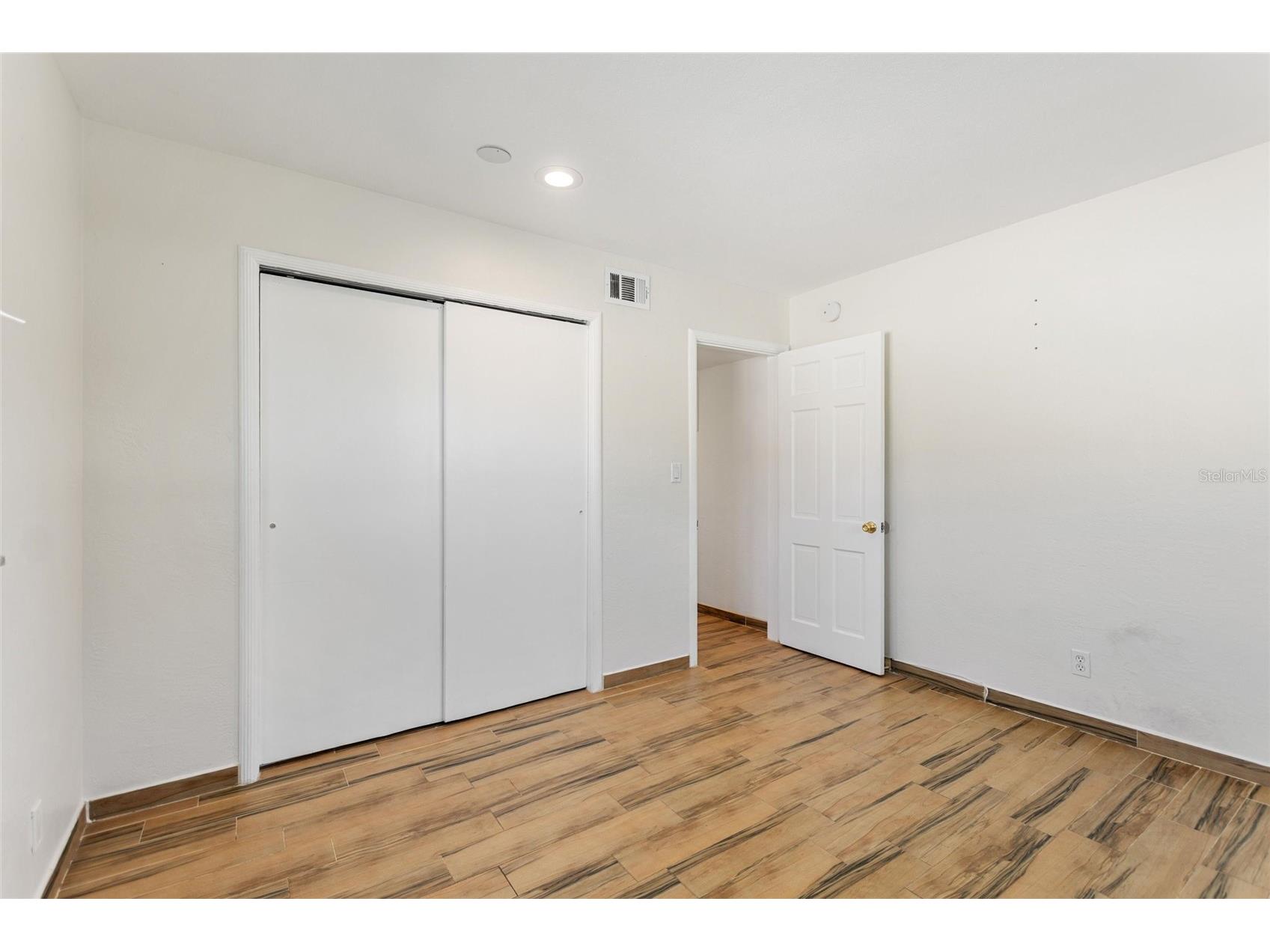 4250 37th Street S #5 Saint Petersburg FL 33711 TB8466557 image18