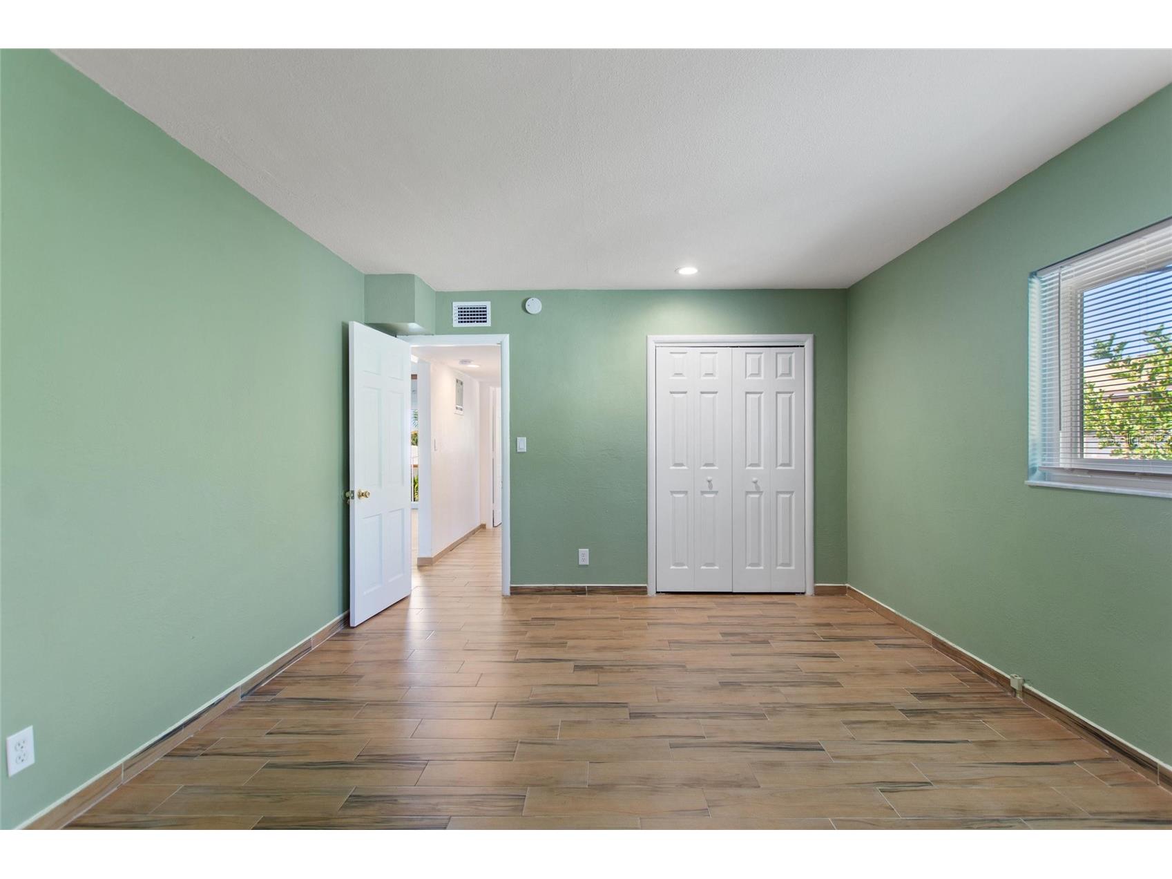 4250 37th Street S #5 Saint Petersburg FL 33711 TB8466557 image22