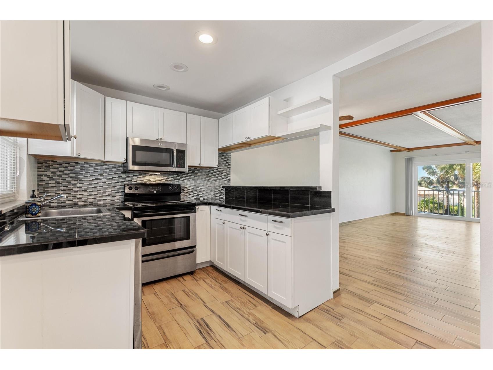 4250 37th Street S #5 Saint Petersburg FL 33711 TB8466557 image6