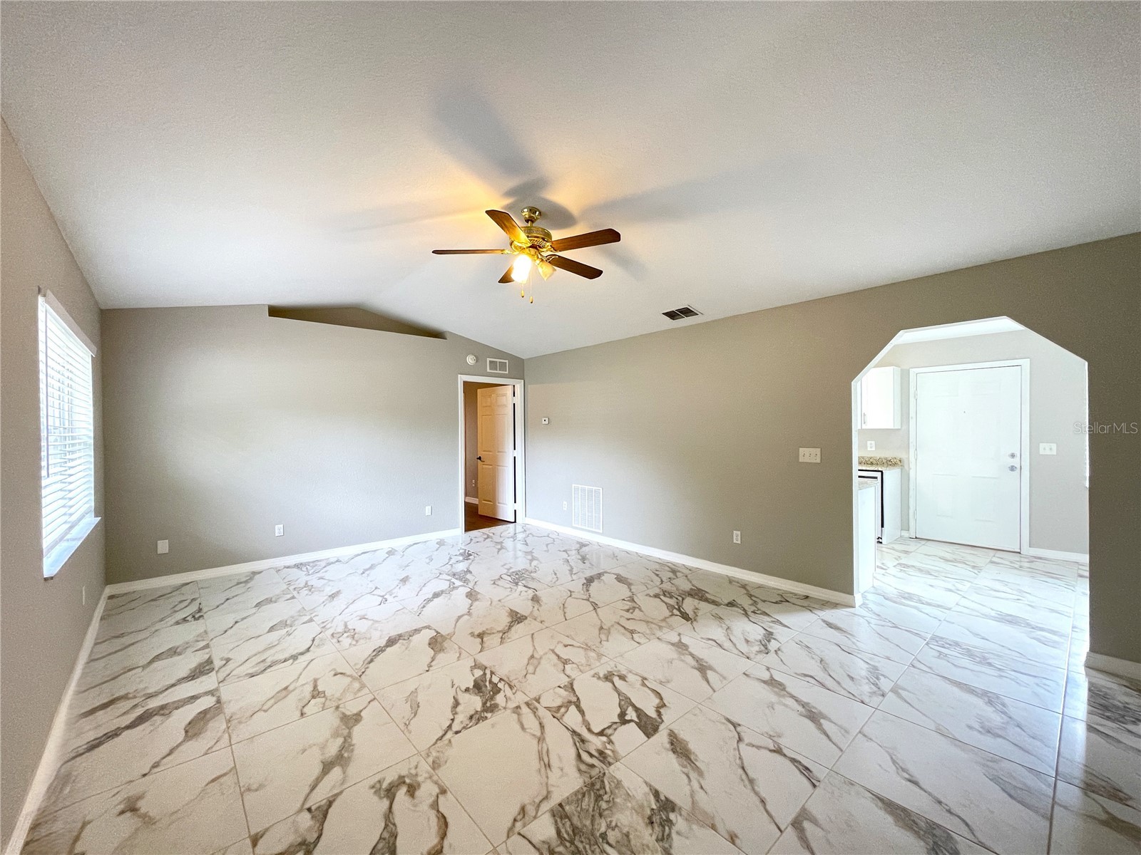 4250 NW 26th Terrace Ocala FL 34475 OM722476 image2