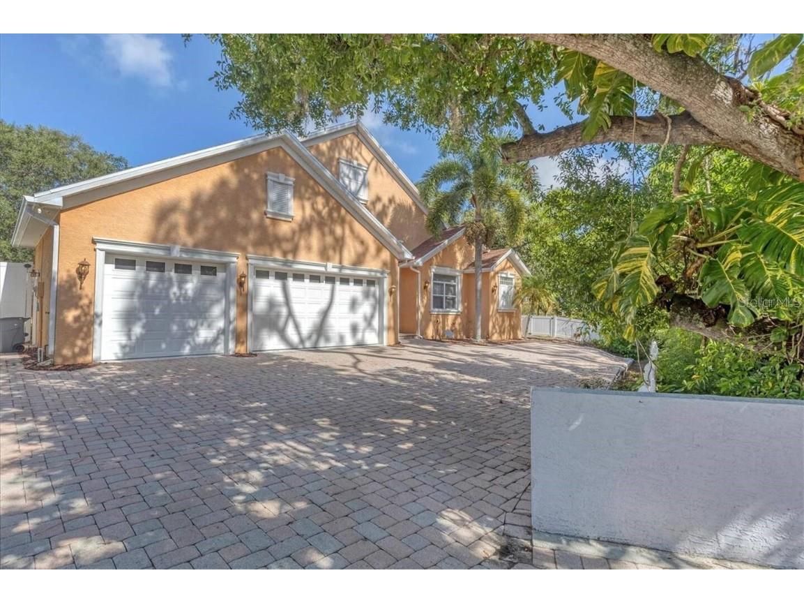 4250 Swift Road Sarasota FL 34231 - PHILIPPI CREEK A4663964 image1