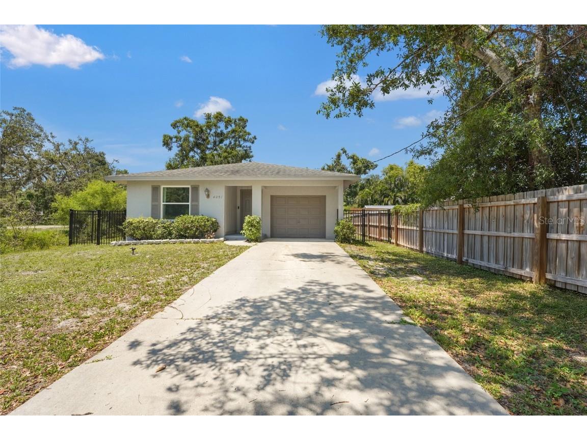 4251 Austin Street Sarasota FL 34233 A4654005 image1