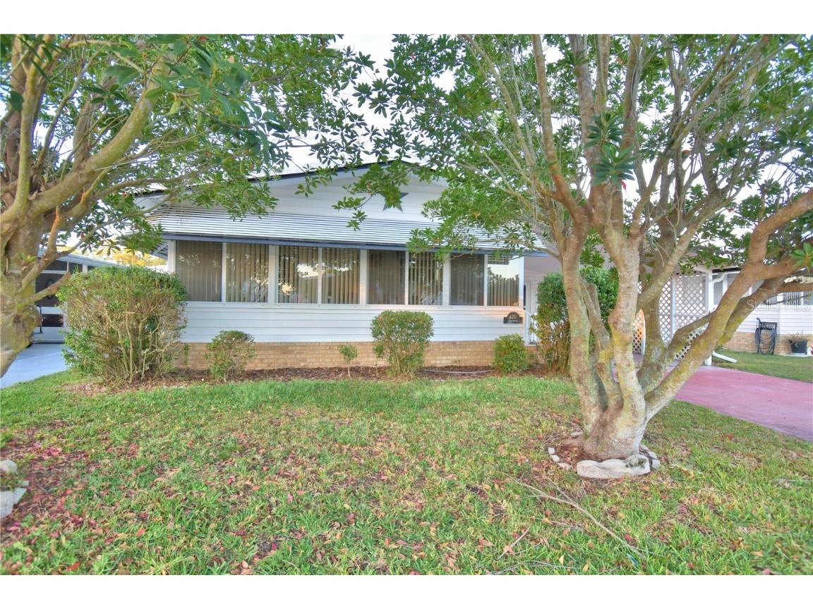 4251 Cedarwood Street Winter Haven FL 33880 - Dinner Lake P4937233 image1