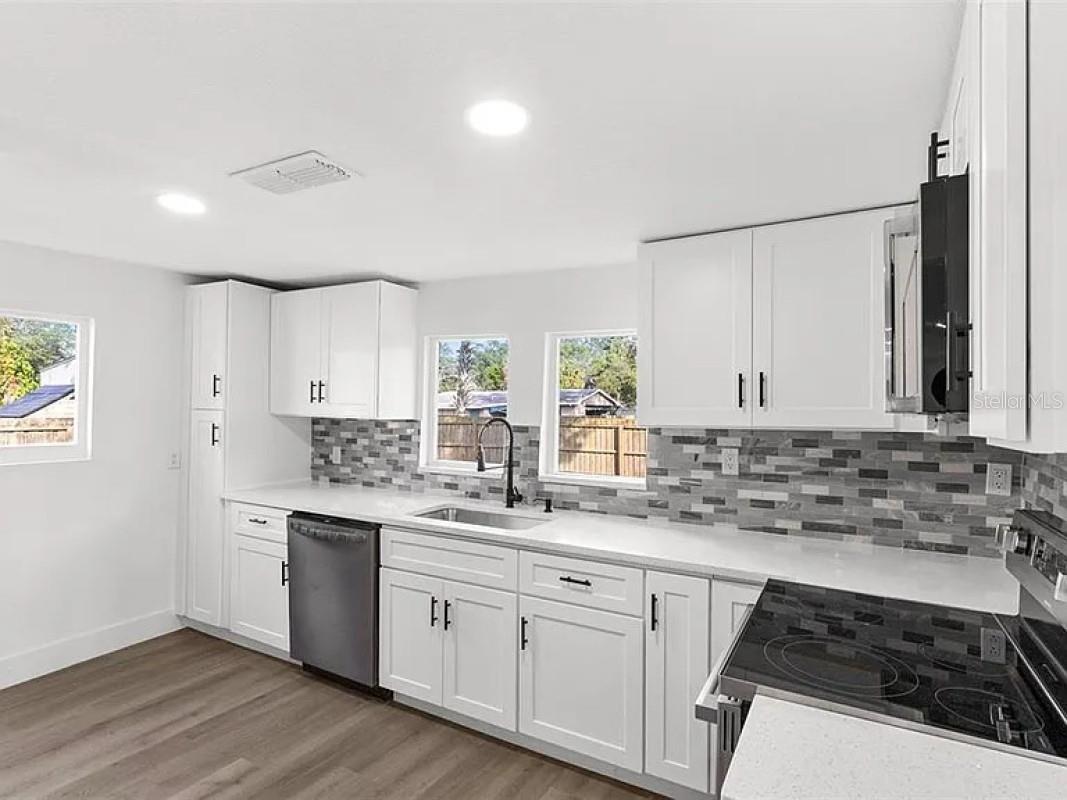 4251 Tangerine Avenue Sanford FL 32773 A4689152 image10