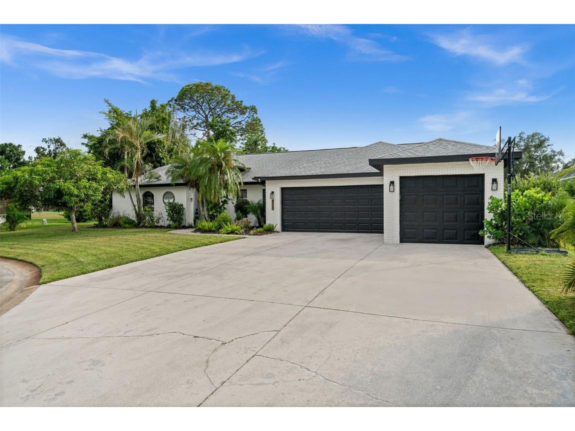 4252 Boswell Place Sarasota FL 34241 A4670812 image2