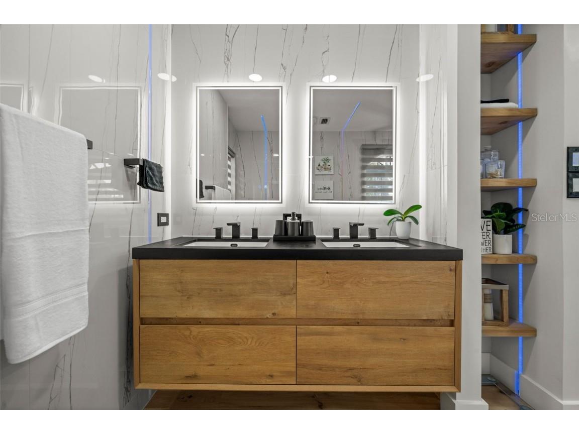 4252 Boswell Place Sarasota FL 34241 A4670812 image28