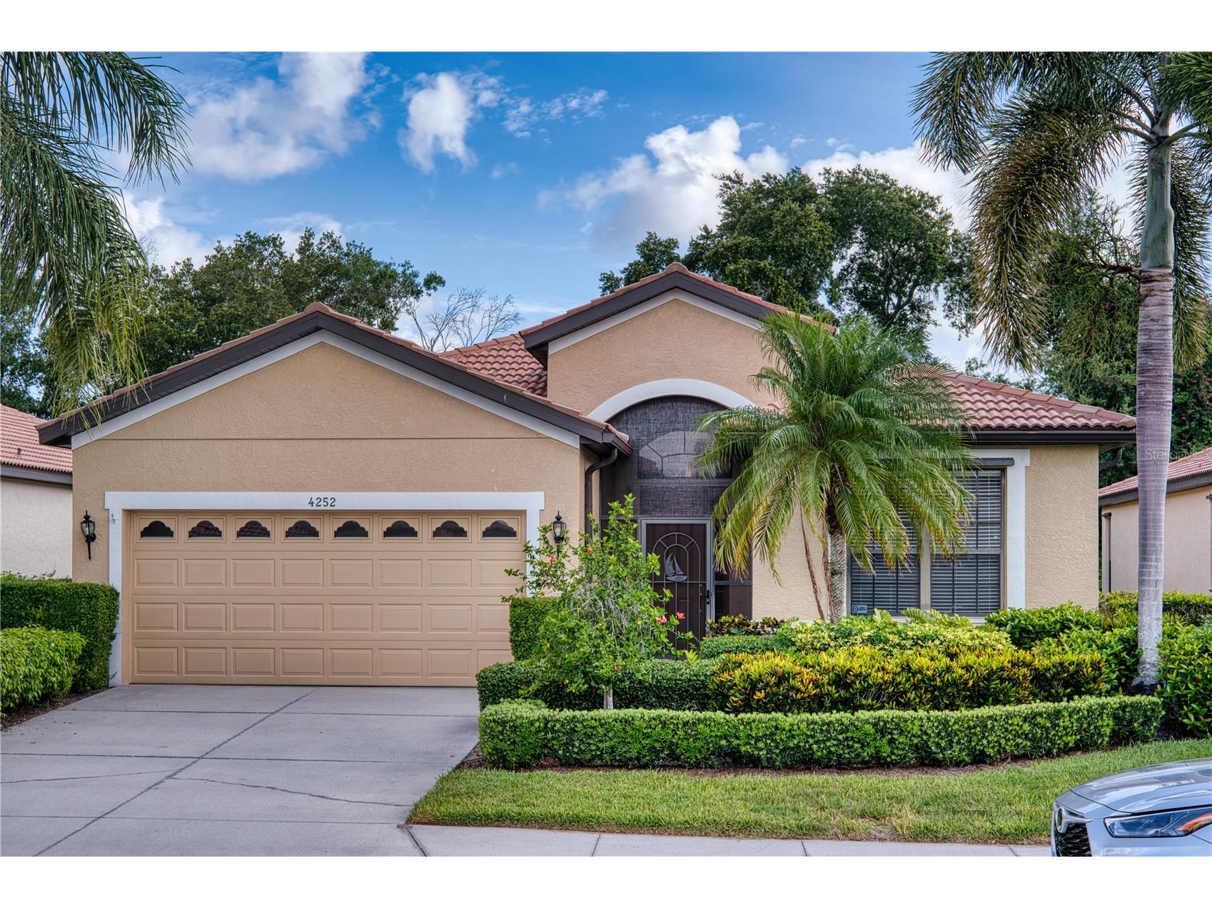 4252 Mackay Falls Terrace Sarasota FL 34243 A4695428 image1