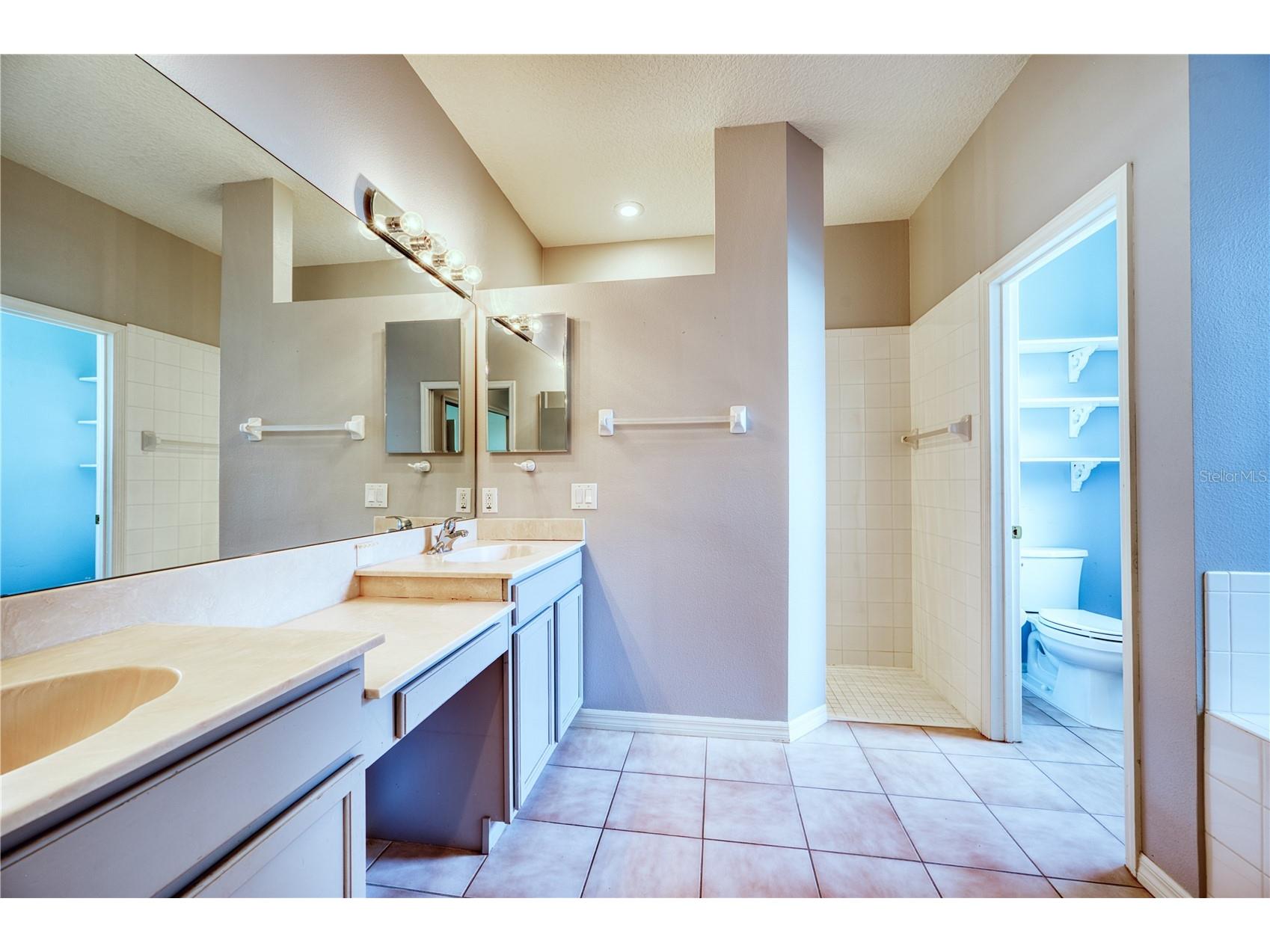4252 Mackay Falls Terrace Sarasota FL 34243 A4695428 image20