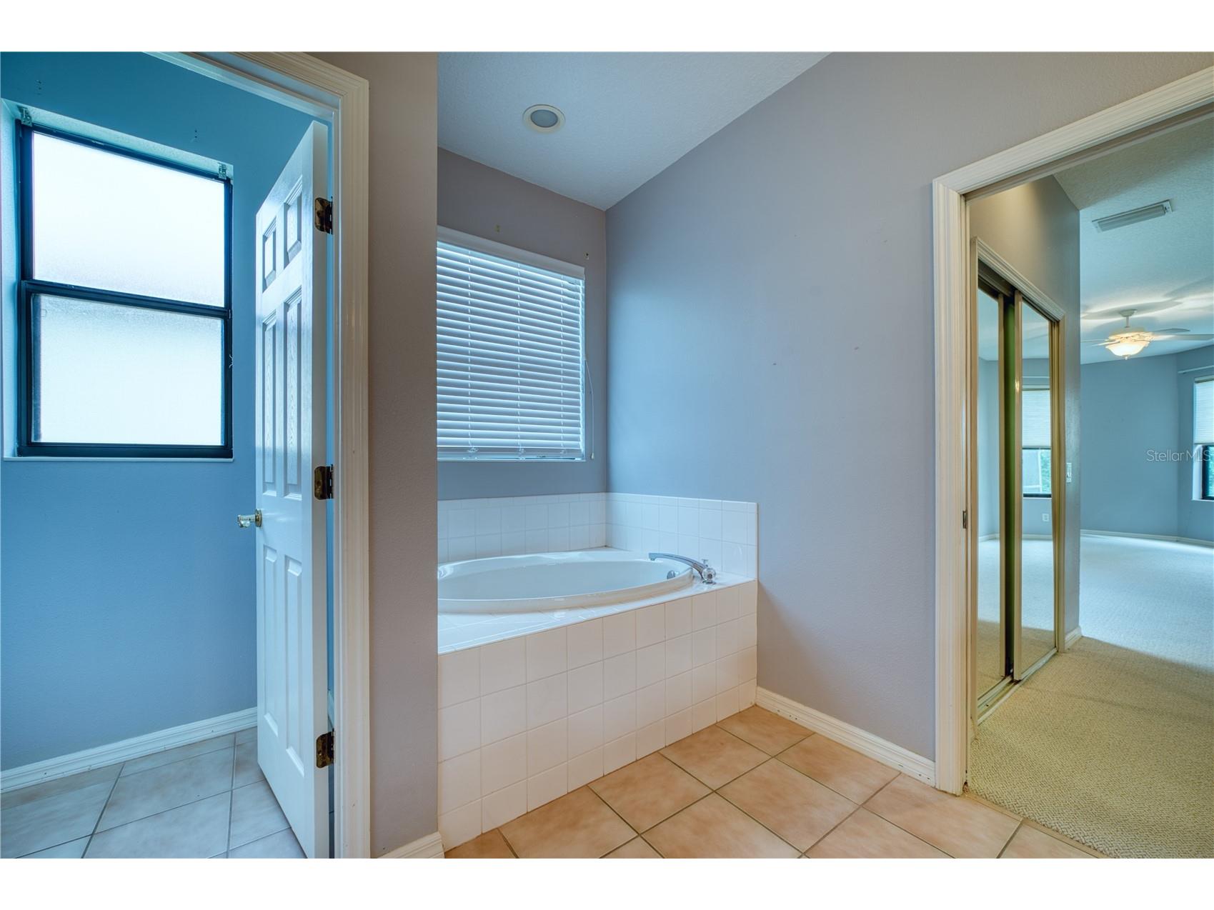 4252 Mackay Falls Terrace Sarasota FL 34243 A4695428 image21