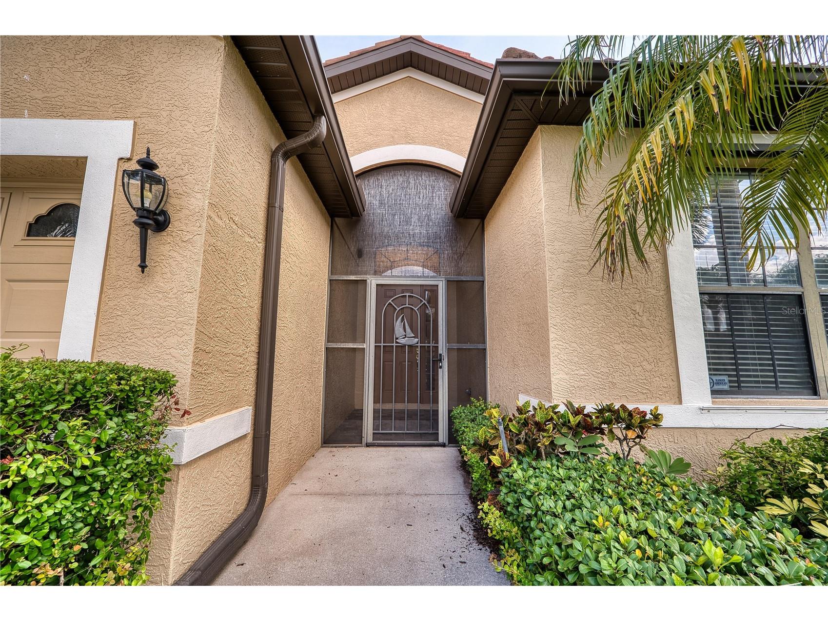 4252 Mackay Falls Terrace Sarasota FL 34243 A4695428 image3