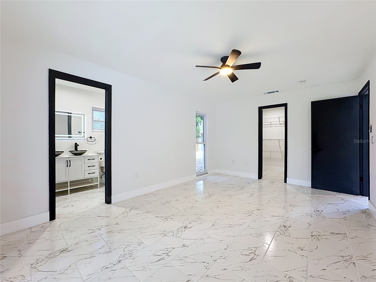 4256 King Richard Lane Sarasota FL 34232 A4698470 image17