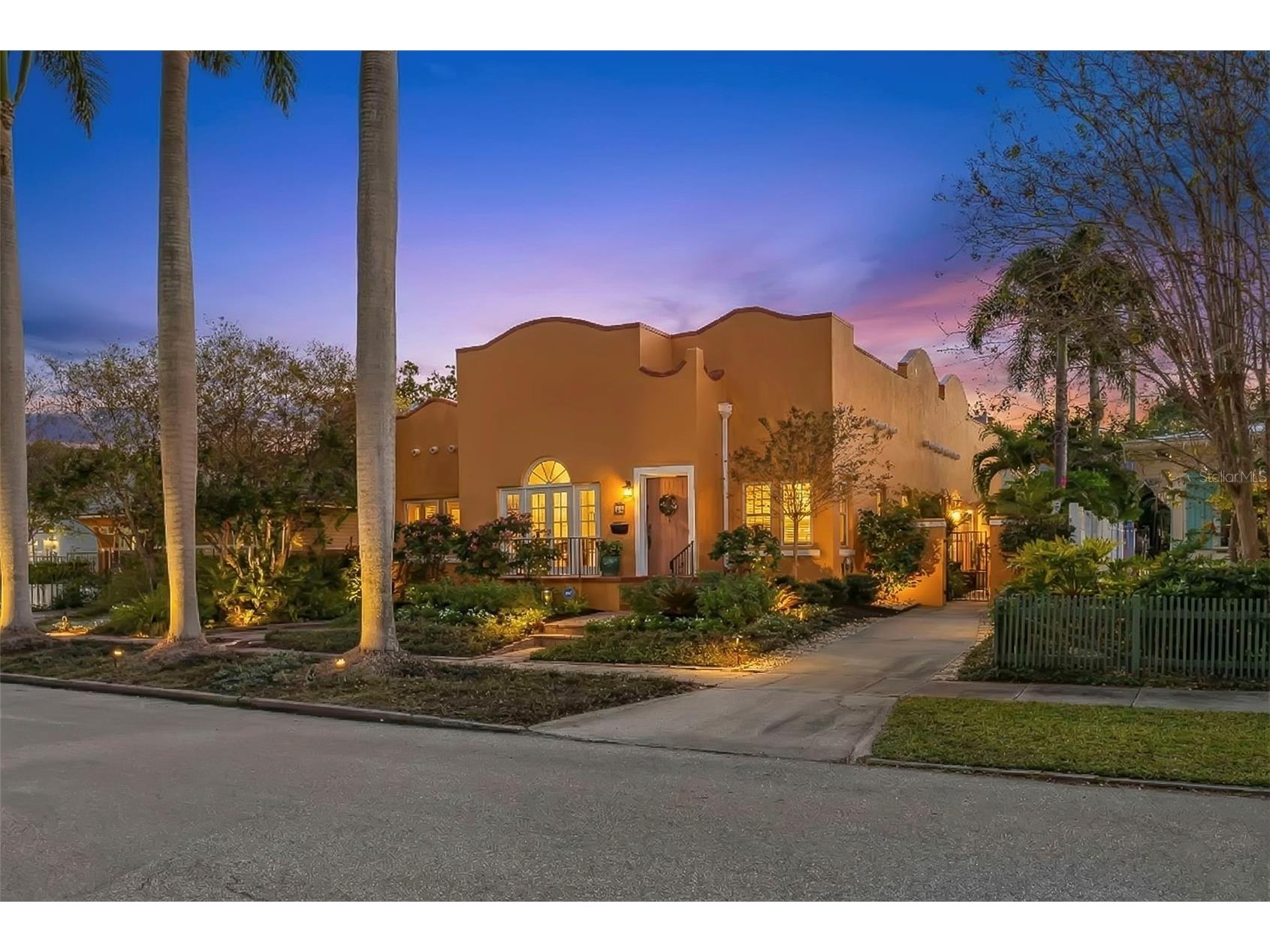 426 20th Avenue NE Saint Petersburg FL 33704 TB8452627 image1