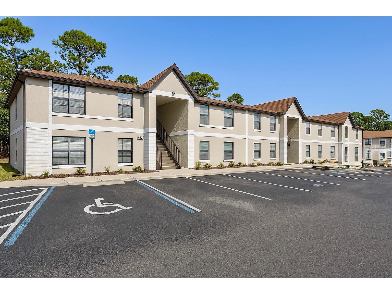 426 Banana Cay Drive #B South Daytona FL 32119 V4947486 image1