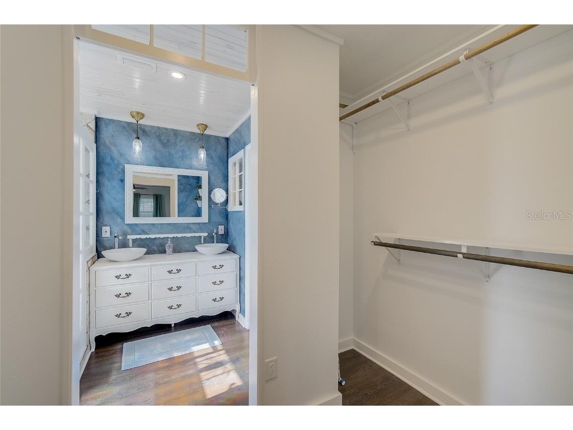 426 Eagles Nest Lane Sarasota FL 34243 A4670606 image18