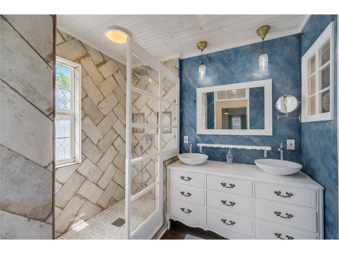 426 Eagles Nest Lane Sarasota FL 34243 A4670606 image19