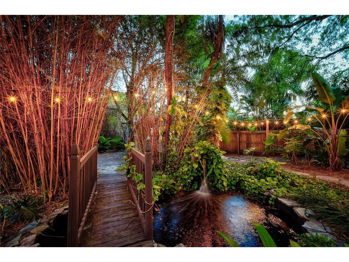 426 Eagles Nest Lane Sarasota FL 34243 A4670606 image4