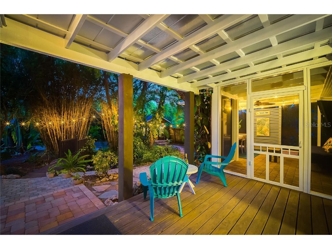 426 Eagles Nest Lane Sarasota FL 34243 A4670606 image5