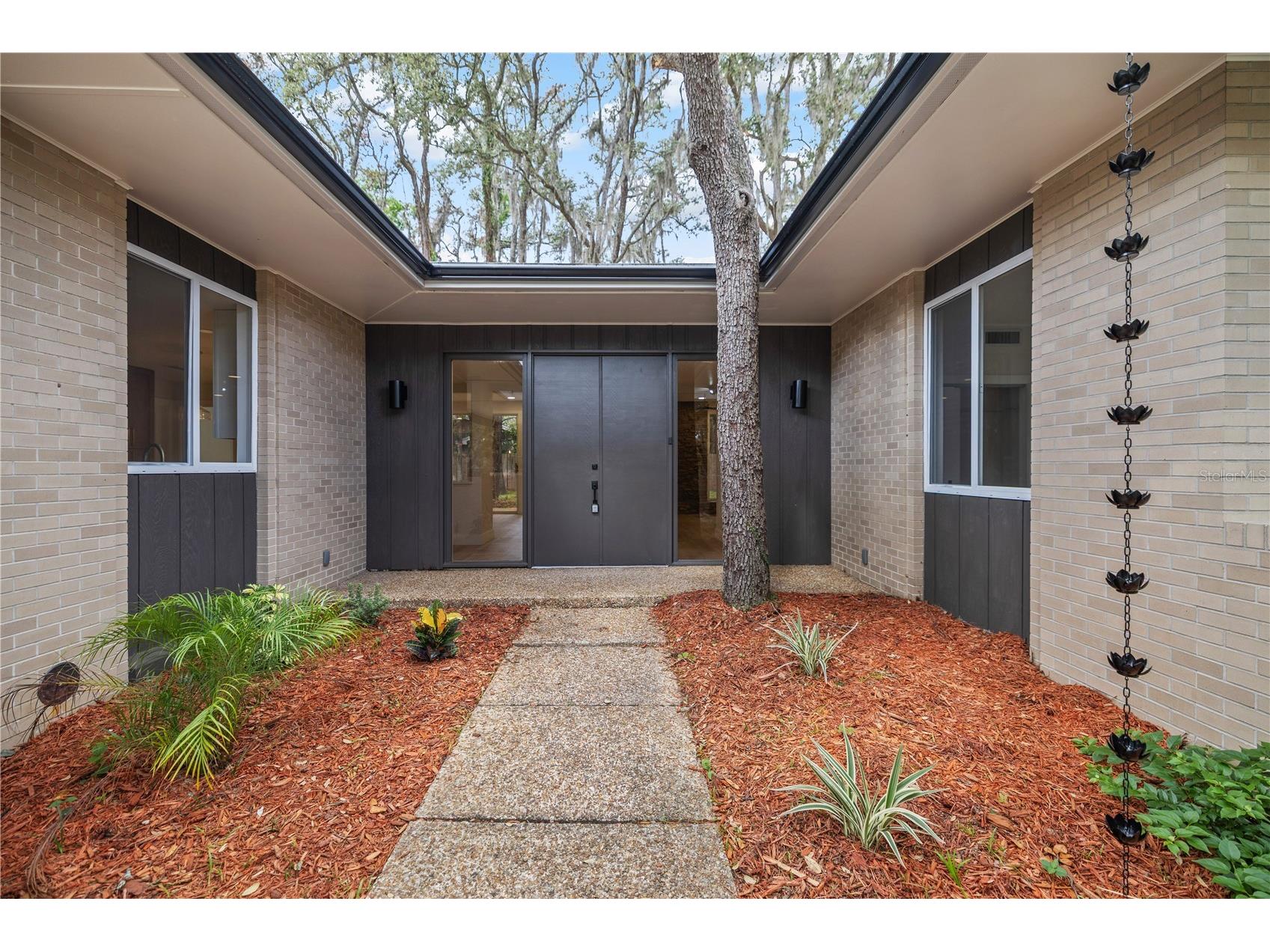 426 Fern Cliff Avenue Tampa FL 33617 TB8521806 image1