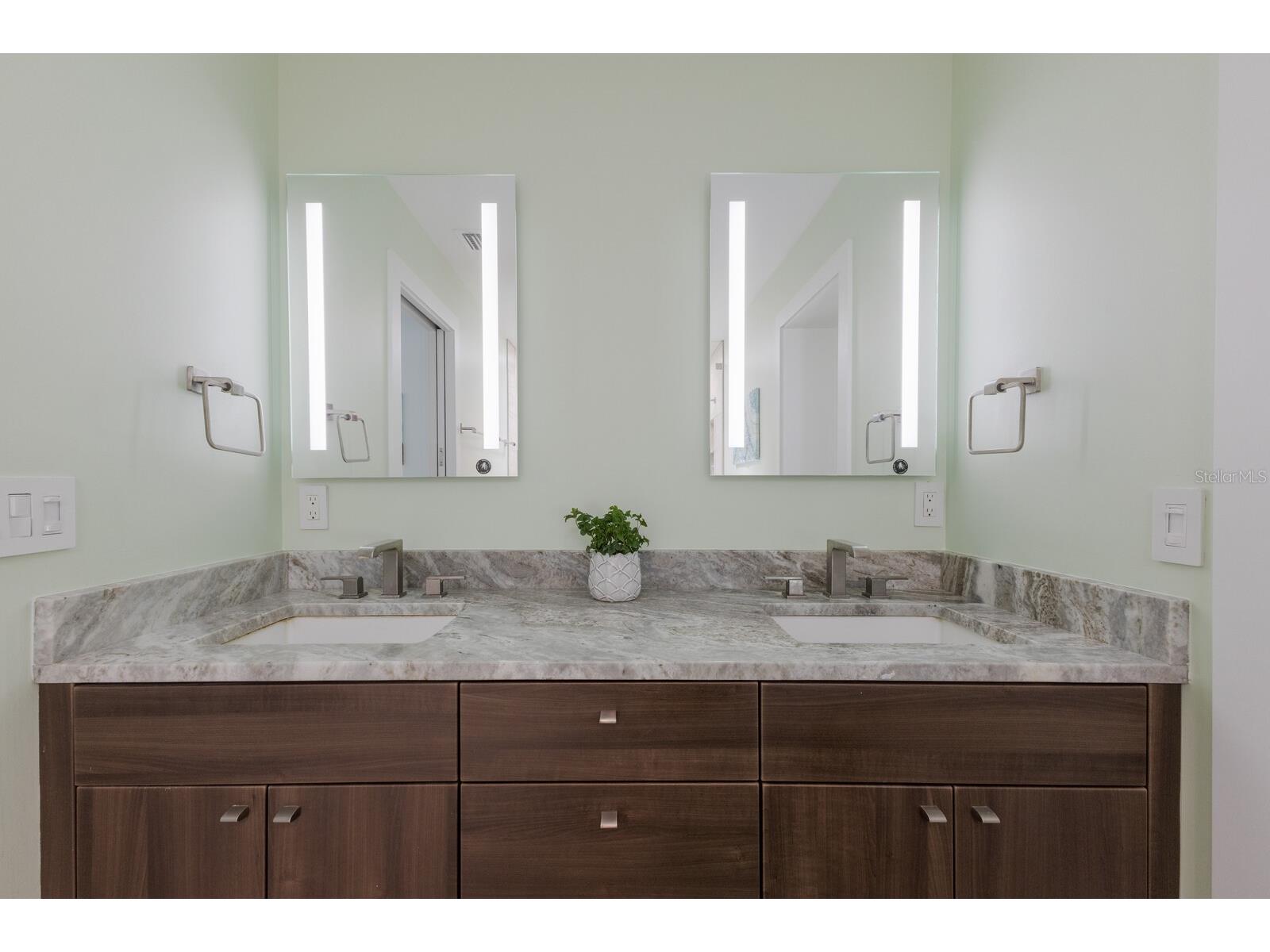 426 N Shore Drive Sarasota FL 34234 A4676229 image27